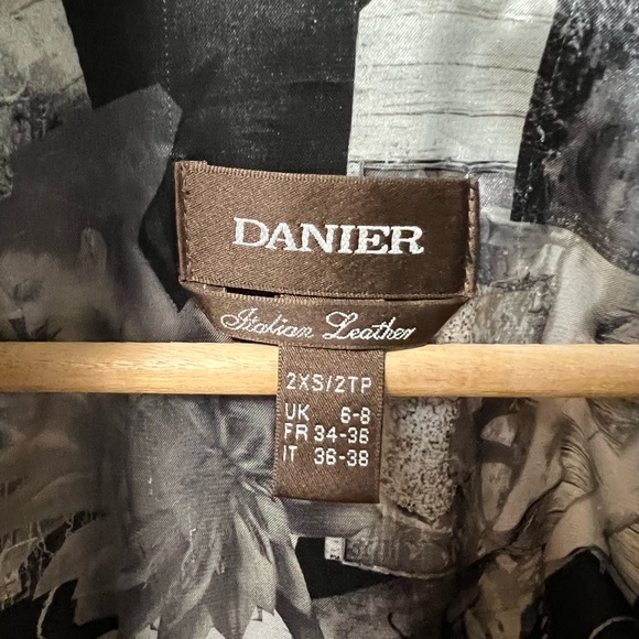 Danier leather jacket - Picture 6 of 8